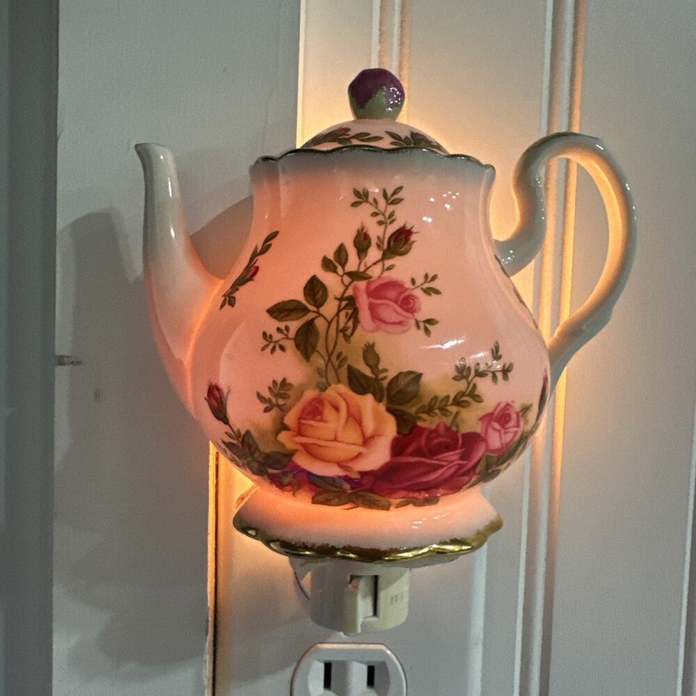 Vintage Royal Albert Old Country Roses Teapot Nightlight Cover